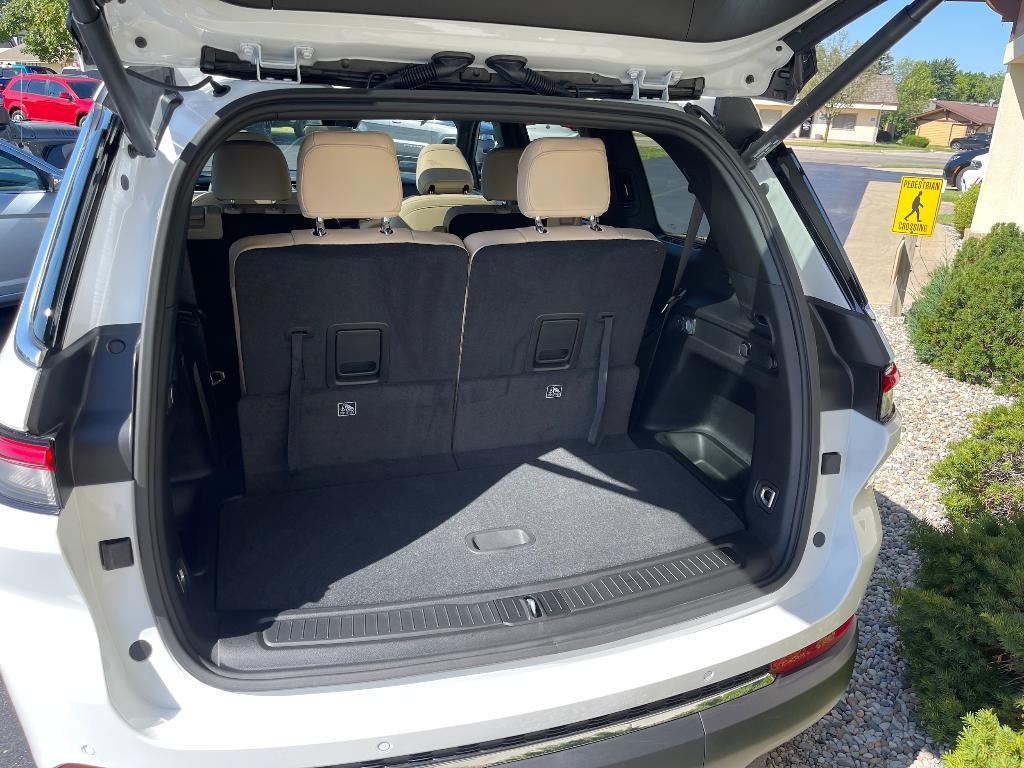 new 2025 Jeep Grand Cherokee L car, priced at $42,546