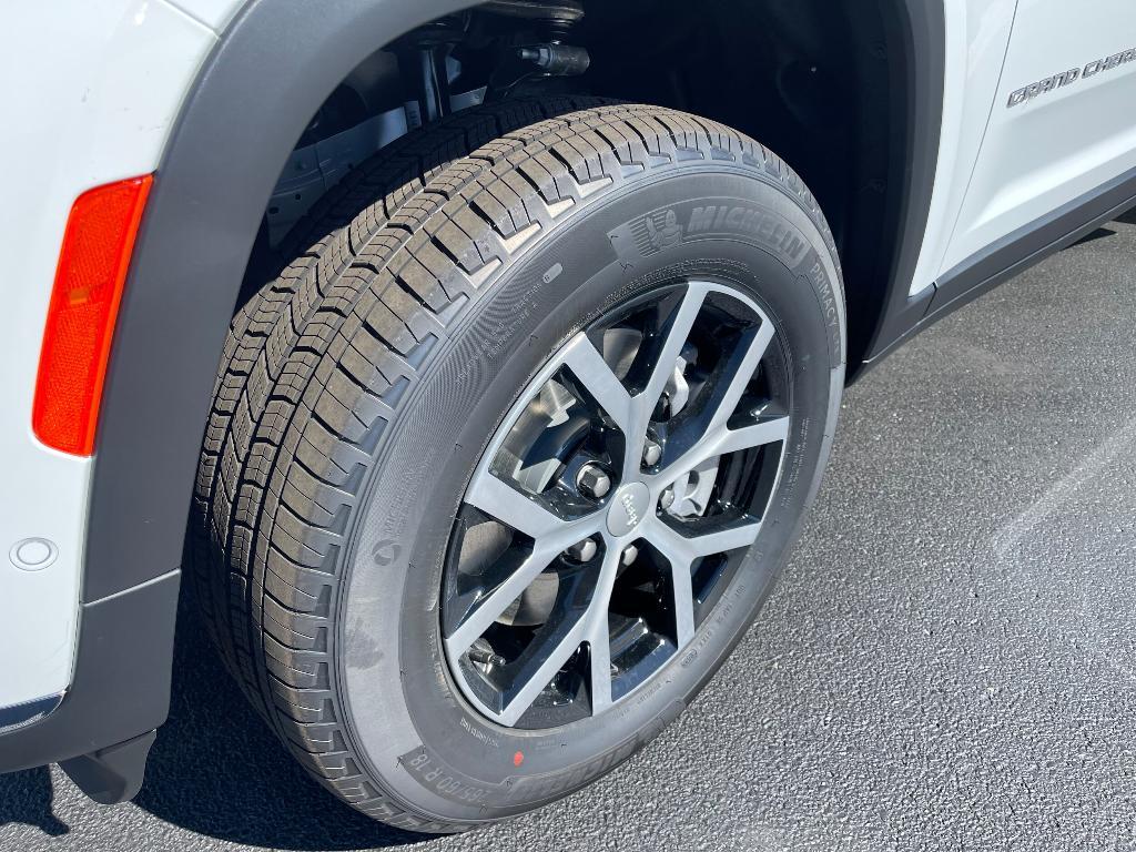 new 2025 Jeep Grand Cherokee L car, priced at $42,546