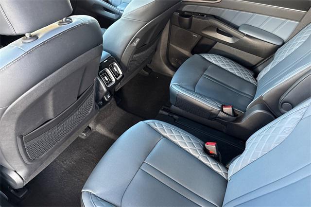 new 2025 Kia Sorento Hybrid car, priced at $48,825