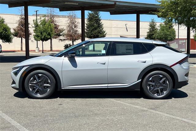 new 2025 Kia EV6 car, priced at $48,040