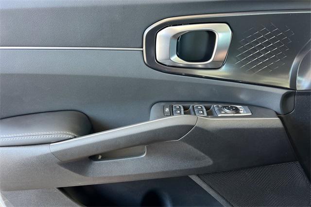 new 2025 Kia Sorento car, priced at $38,325