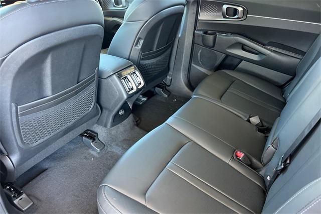 new 2025 Kia Sorento car, priced at $38,325