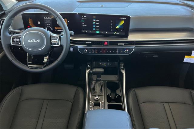 new 2025 Kia Sorento car, priced at $38,325