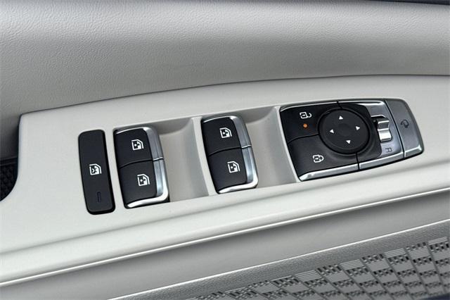 new 2026 Kia Carnival Hybrid car, priced at $50,795