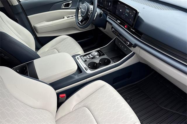 new 2026 Kia Carnival Hybrid car, priced at $50,795