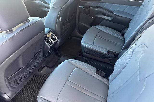 new 2025 Kia Sorento Hybrid car, priced at $48,825