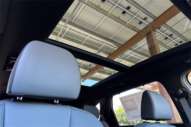 new 2025 Kia Sorento Hybrid car, priced at $48,825