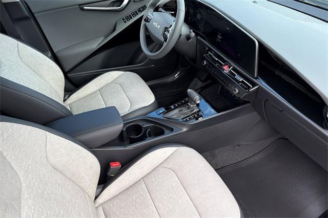 new 2025 Kia Niro car, priced at $34,985