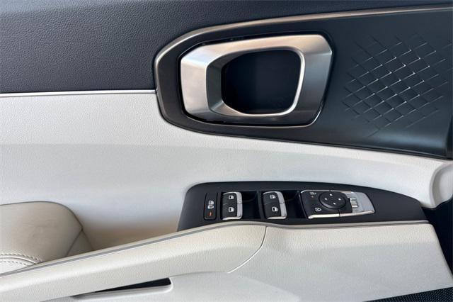 new 2025 Kia Sorento Hybrid car, priced at $41,670