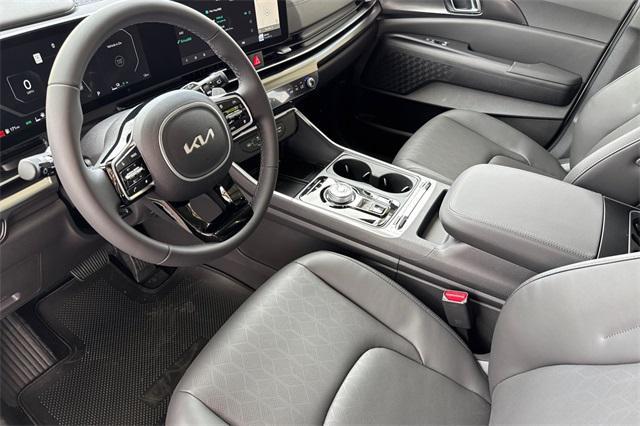 new 2025 Kia Carnival Hybrid car, priced at $53,245