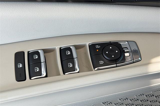 new 2025 Kia Carnival Hybrid car, priced at $53,955