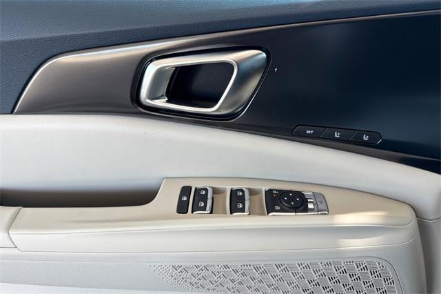 new 2025 Kia Carnival Hybrid car, priced at $53,955