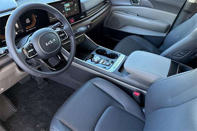 new 2026 Kia Carnival Hybrid car, priced at $45,895