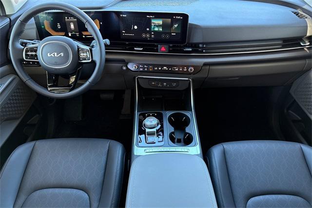 new 2026 Kia Carnival Hybrid car, priced at $45,895