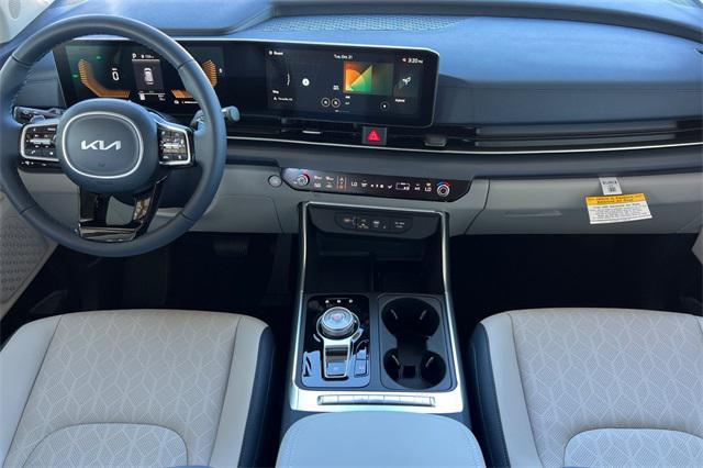 new 2026 Kia Carnival Hybrid car, priced at $45,180