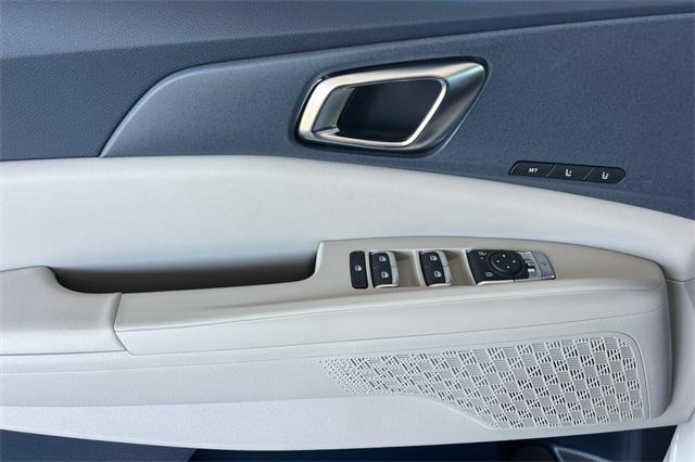 new 2026 Kia Carnival Hybrid car, priced at $45,180