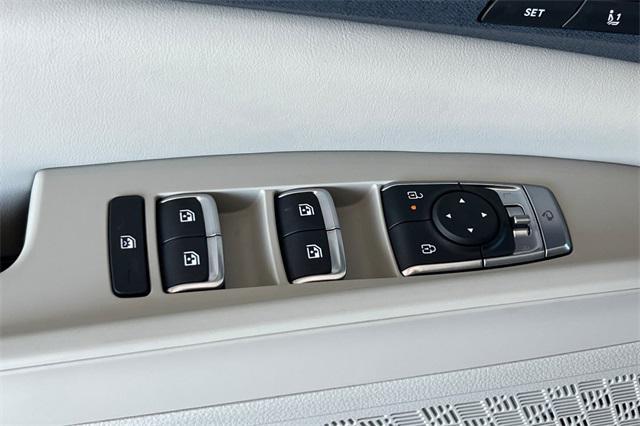 new 2026 Kia Carnival Hybrid car, priced at $45,180