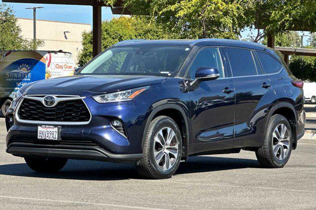 used 2020 Toyota Highlander car, priced at $25,790