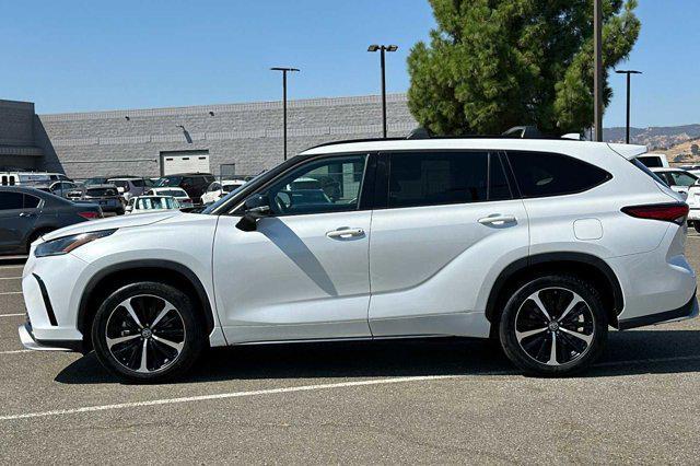 used 2022 Toyota Highlander car, priced at $36,790