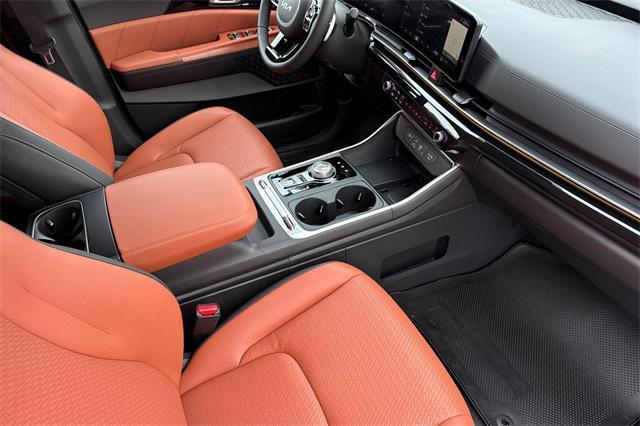 new 2026 Kia Carnival Hybrid car, priced at $55,910