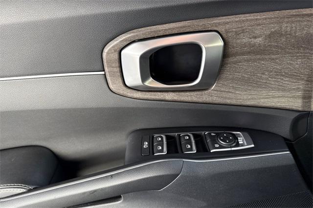 used 2022 Kia Sorento car, priced at $29,987