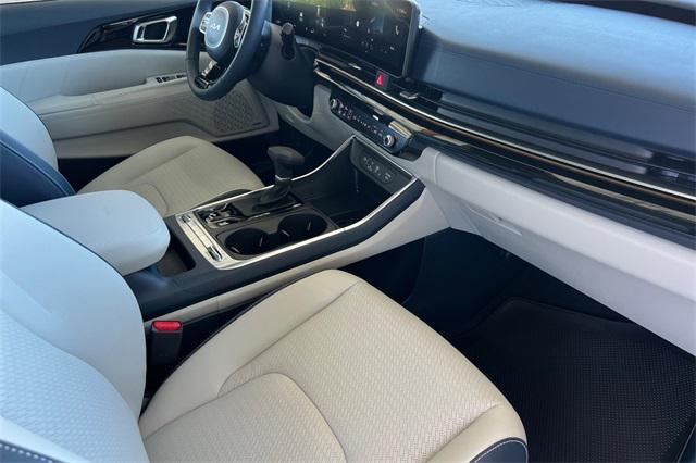 new 2026 Kia Carnival car, priced at $53,580