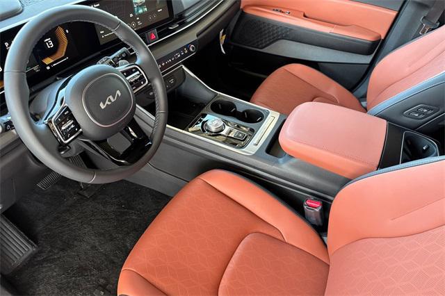 new 2026 Kia Carnival Hybrid car, priced at $45,865