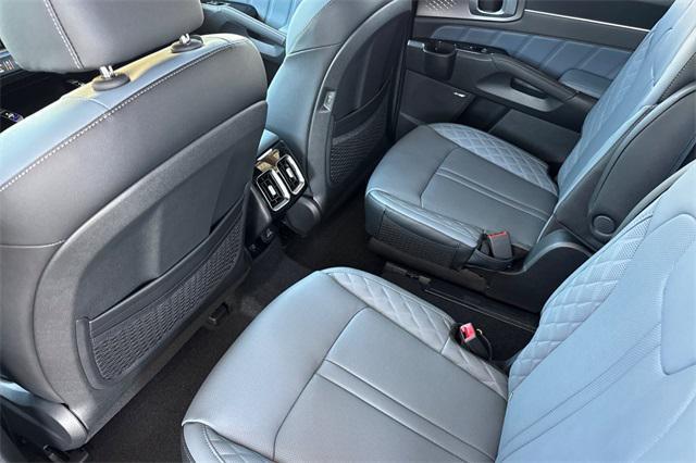 new 2025 Kia Sorento Hybrid car, priced at $48,865