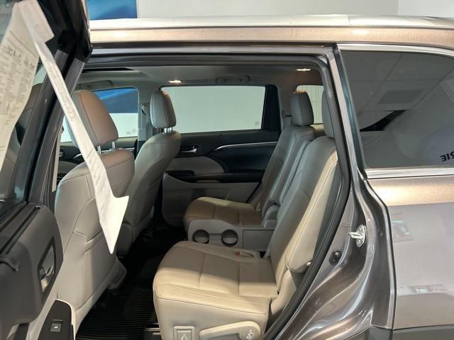 used 2019 Toyota Highlander car, priced at $24,990