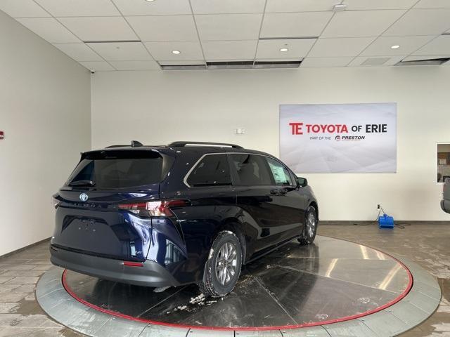 new 2025 Toyota Sienna car, priced at $42,825