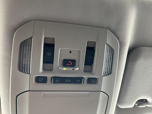 used 2024 Toyota Highlander Hybrid car, priced at $54,990