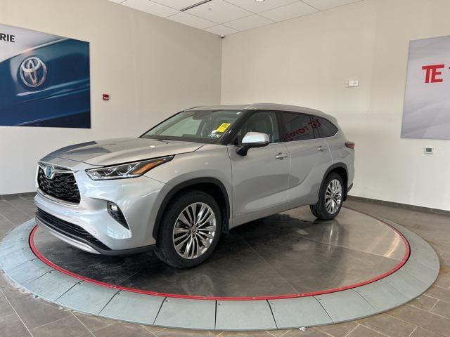 used 2024 Toyota Highlander Hybrid car, priced at $54,990