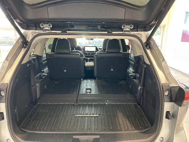 used 2024 Toyota Highlander Hybrid car, priced at $54,990
