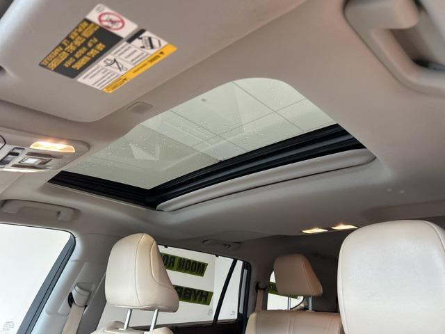 used 2022 Toyota Highlander Hybrid car, priced at $43,550