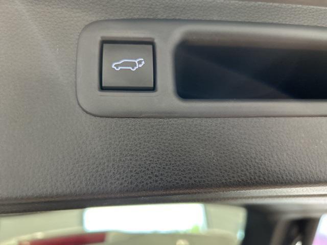 used 2022 Toyota Highlander Hybrid car, priced at $43,550