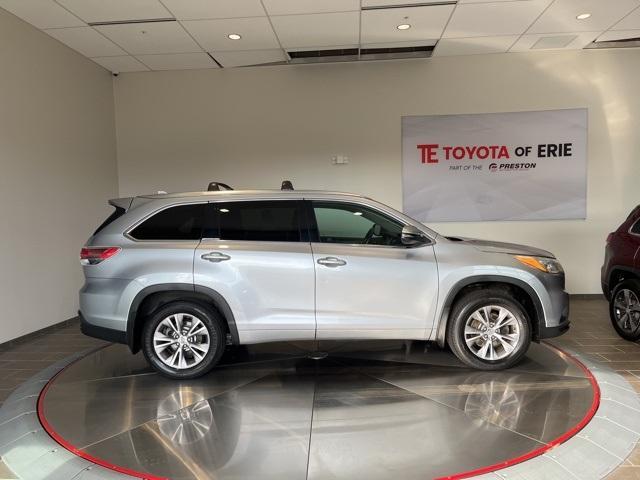 used 2014 Toyota Highlander car, priced at $15,550