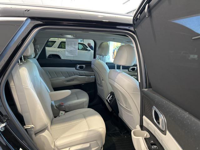 used 2023 Kia Sorento Hybrid car, priced at $31,990