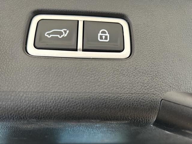 used 2023 Kia Sorento Hybrid car, priced at $31,990