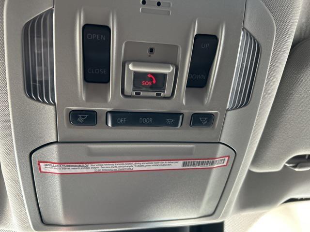 used 2021 Toyota Highlander Hybrid car, priced at $28,990