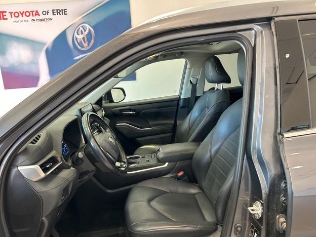 used 2021 Toyota Highlander Hybrid car, priced at $28,990