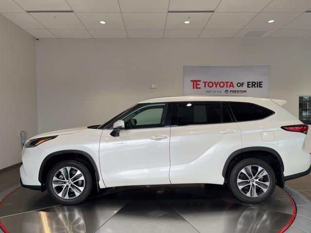 used 2021 Toyota Highlander Hybrid car, priced at $36,990