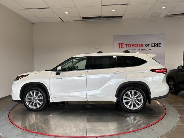 used 2021 Toyota Highlander Hybrid car, priced at $37,990