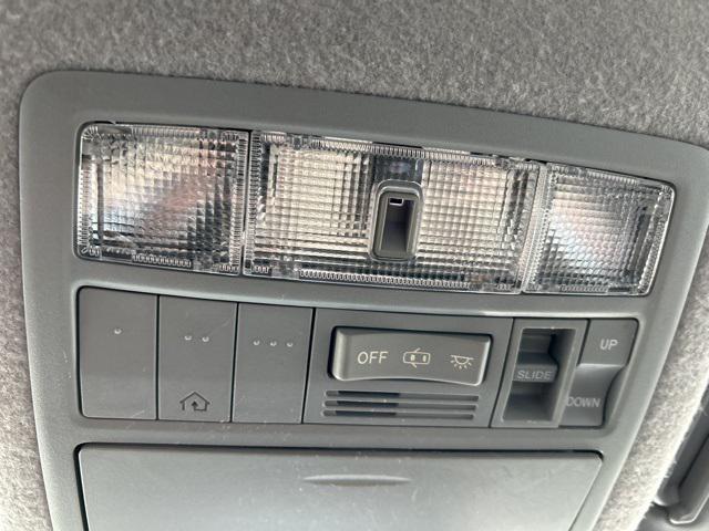 used 2013 Toyota Highlander car, priced at $14,990
