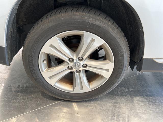 used 2013 Toyota Highlander car, priced at $14,990