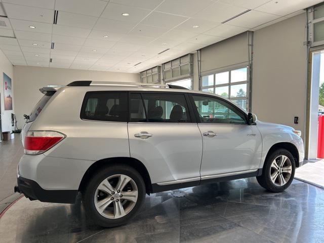 used 2013 Toyota Highlander car, priced at $14,990
