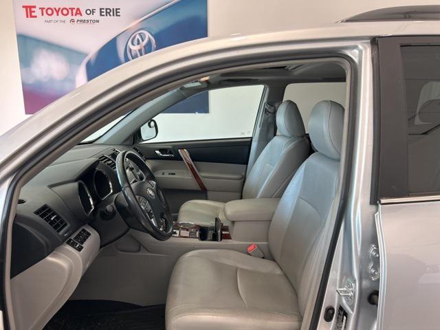 used 2013 Toyota Highlander car, priced at $14,990