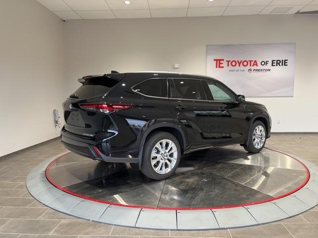 used 2024 Toyota Highlander car, priced at $47,990