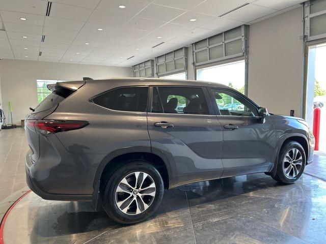 used 2024 Toyota Highlander car, priced at $44,550