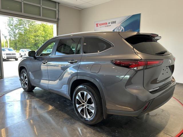 used 2024 Toyota Highlander car, priced at $44,550