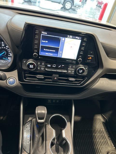 used 2021 Toyota Highlander Hybrid car, priced at $34,990